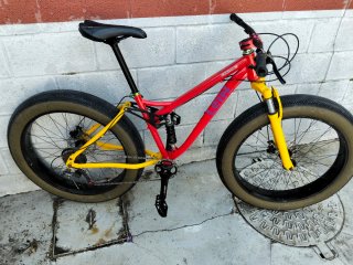Fatbike roja y amarilla