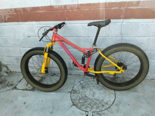 Fatbike roja y amarilla