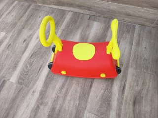 Correpasillos/andador bebé rojo y amarillo