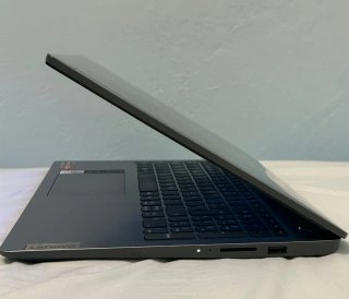 Lenovo Ideapad 3 15AlC6 Gris