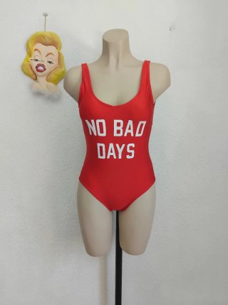 Bañador rojo NO BAD DAYS (No hay dias malos).