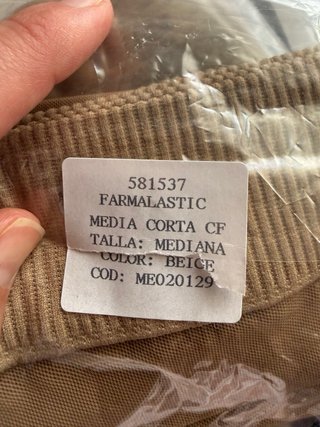 Un par Farmalastic Medias Compresión Fuerte 30-40