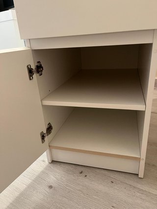 Escritorio blanco IKEA con cajón y armario