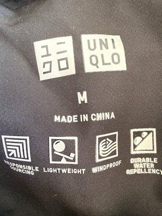 Chaqueta Uniqlo larga impermeable