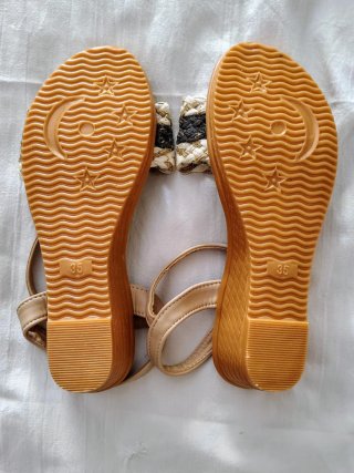 Sandali donna beige e nere