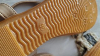 Sandali donna beige e nere