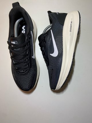Nike Vomero 18 Scarpe da Corsa Uomo Donna