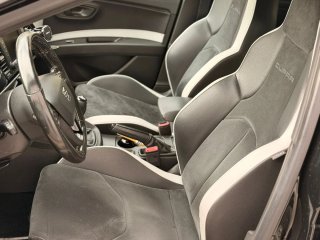 CUPRA Leon 2016 en perfecto estado. Libro de revis
