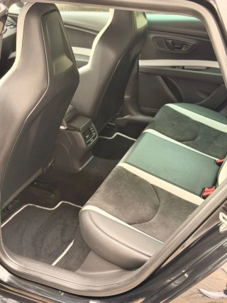 CUPRA Leon 2016 en perfecto estado. Libro de revis
