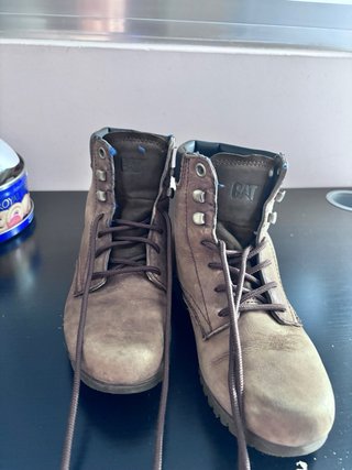 Botas de montaña CAT Marrones