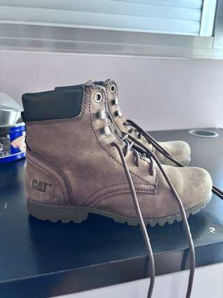 Botas de montaña CAT Marrones