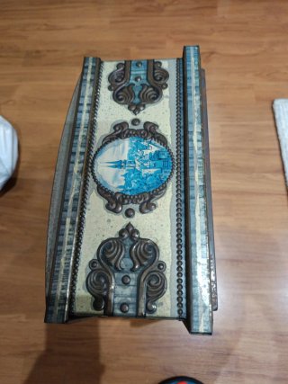 Caja de metal grande