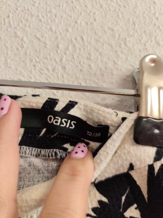 Falda de chica talla 38 de Oasis.