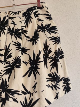Falda de chica talla 38 de Oasis.
