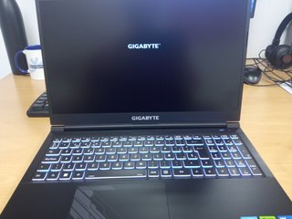 Portátil Gigabyte G5 RTX 4060 Negro