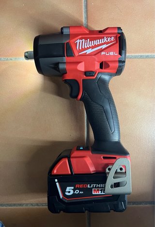 Pistola de Impacto Milwaukee M18 FUEL 1/2