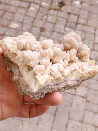 Calcite minerale grezzo