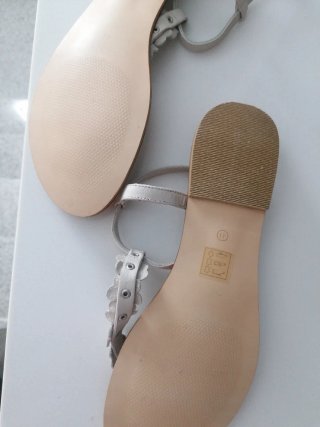 Sandalias de piel blancas talla 41