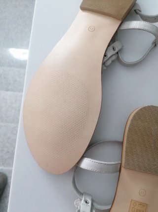 Sandalias de piel blancas talla 41