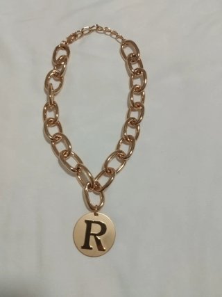 Collar cadena eslabones dorados inicial R