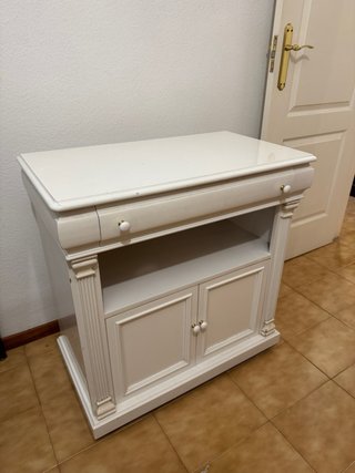 Mueble auxiliar blanco con ruedas