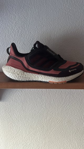 Adidas Ultra Boost Gore-Tex Negras/Rojas