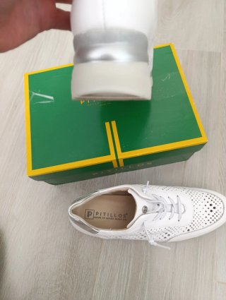 Zapatillas Pitillos Blancas y Plateadas