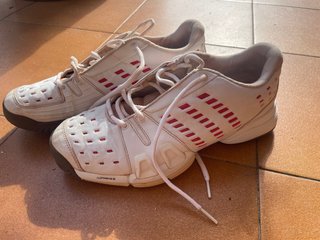 Zapatillas Adidas Tenis/Padel Blancas y Rojas