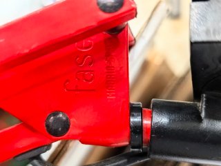 Lámpara Flexo FASE Roja Metálica