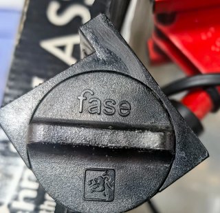 Lámpara Flexo FASE Roja Metálica