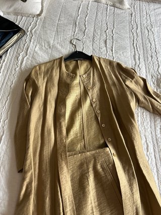 Conjunto de fiesta dorado