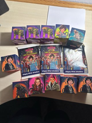 Juguetes Stranger Things Happy Meal Readers