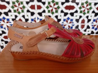 Sandalias Pikolinos Rojas y Marrones