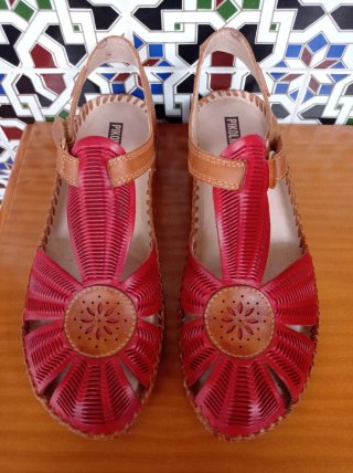 Sandalias Pikolinos Rojas y Marrones