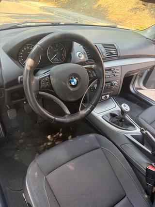 BMW Serie 1 118d Libro oficial y muy cuidado