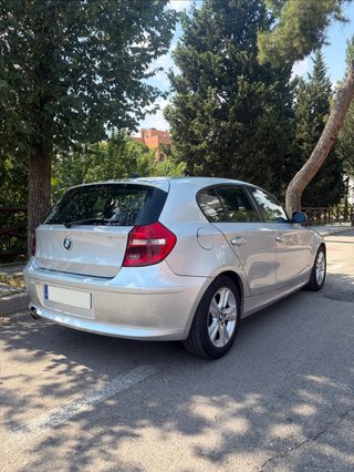 BMW Serie 1 118d Libro oficial y muy cuidado