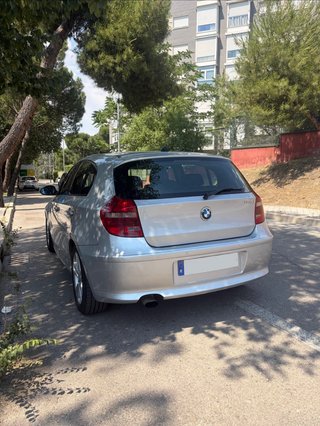 BMW Serie 1 118d Libro oficial y muy cuidado
