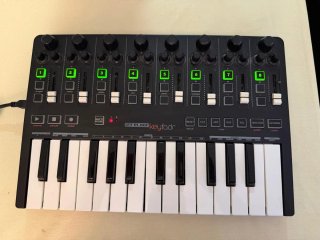 Teclado Controlador Reloop Keyfadr