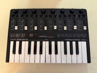 Teclado Controlador Reloop Keyfadr