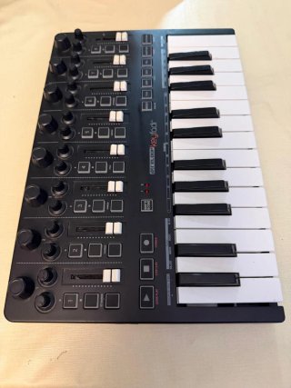 Teclado Controlador Reloop Keyfadr