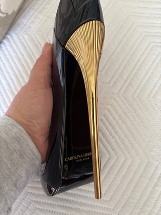 Perfume CH Carolina Herrera Negro y Dorado
