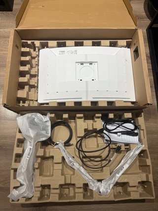 Philips 27” EVNIA Gaming 180hz Curbo Ambiglow