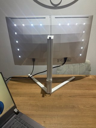 Philips 27” EVNIA Gaming 180hz Curbo Ambiglow