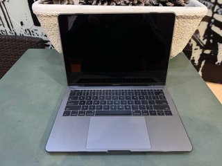 MacBook Pro 13 Plata/Gris Espacial