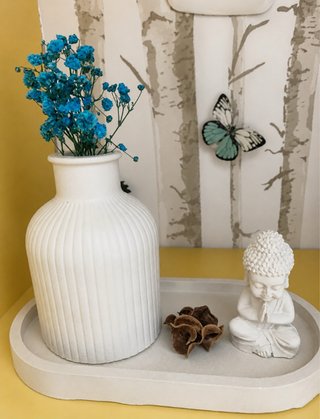 Figura Buda Zen y Florero Blanco