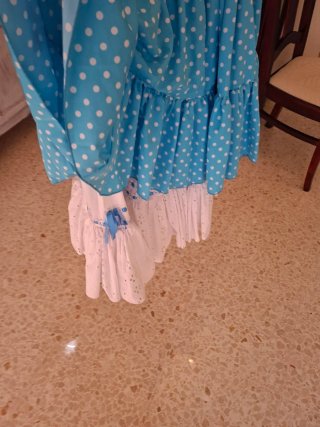 Traje de flamenca azul con lunares