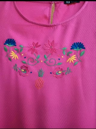 Blusa rosa fucsia bordada Talla M
