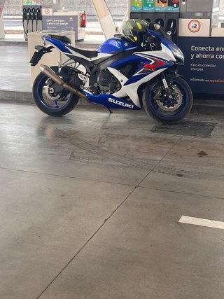 Suzuki GSX-R 750 K8 Azul/Blanco