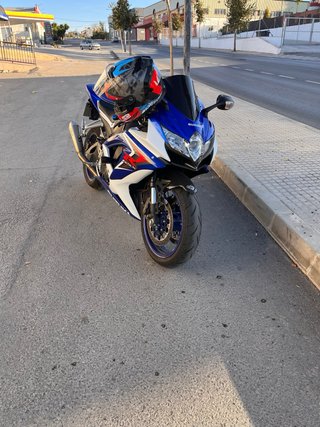 Suzuki GSX-R 750 K8 Azul/Blanco