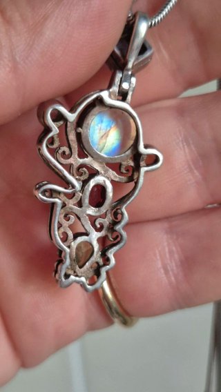 Collana con pietre colorate in argento